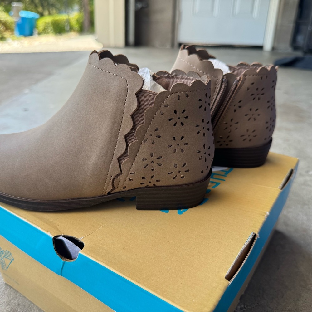 Scalloped Edge Ankle Boots - Brown